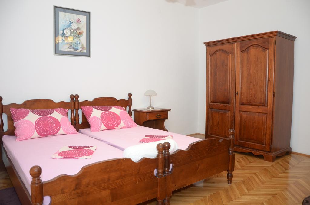 Apartments Nikola Senj  Eksteriør billede